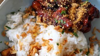 Sate ajam en babi smoor