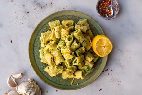 pasta met broccoli, citroen en chili