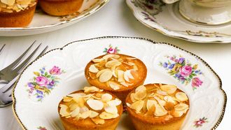 financiers abrikozenjam geroosterde amandelen