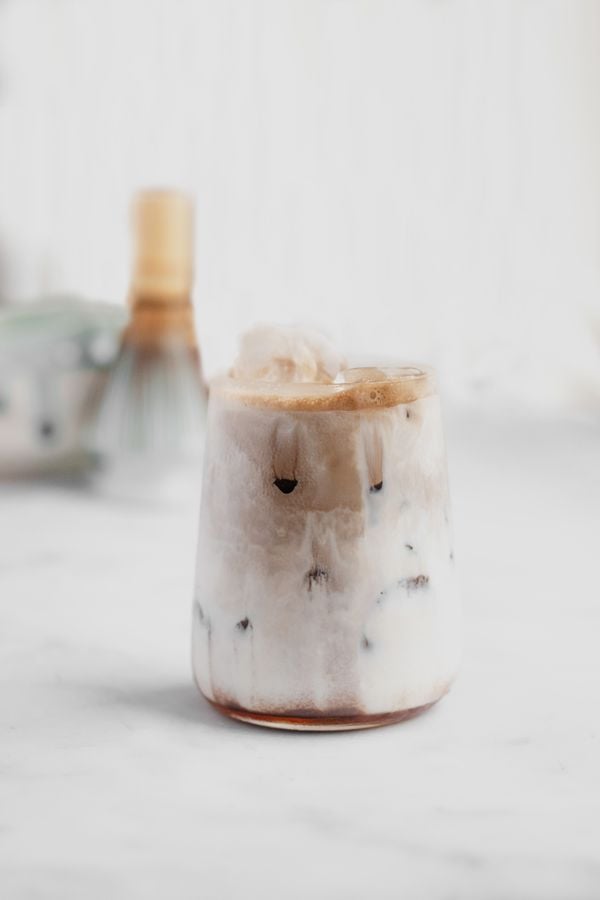 Hojicha latte maken
