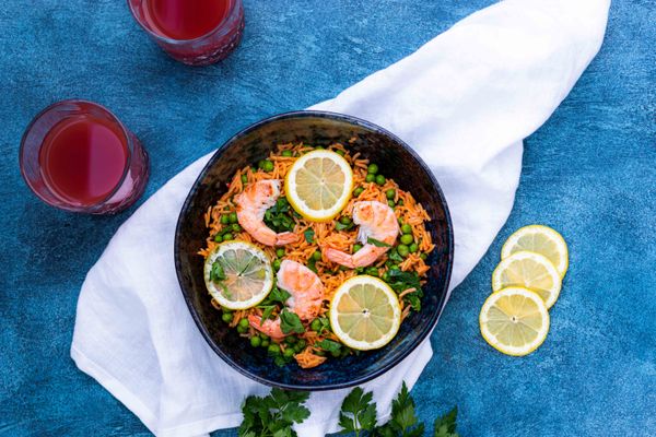 Snelle paëlla met garnalen voor makkelijk zomers weekmenu