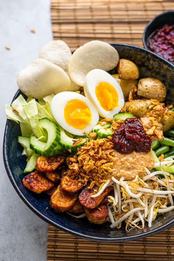 Gado gado met tempeh