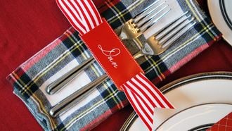 Kerst naamkaartje op tafel