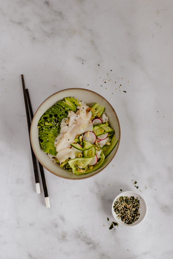 Poke bowl met coquilles