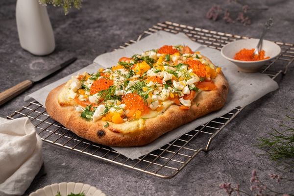 pinsa koolrabi, zalm, ei en lentekruiden (lenterecept)