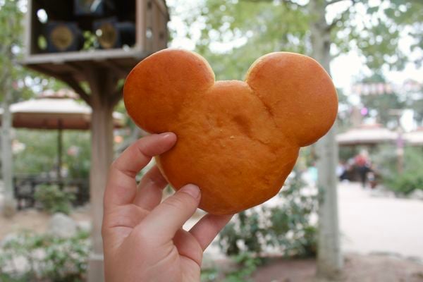 Mickey Mouse beignet snacks in disneyland paris