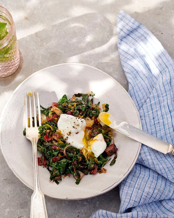 Healthy breakfast: poached eggs with vegetables