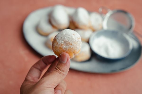 Mini-berlinerbollen met appelcompote