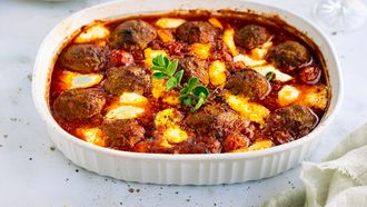 Ovenschotel met gehaktballen in tomatensaus