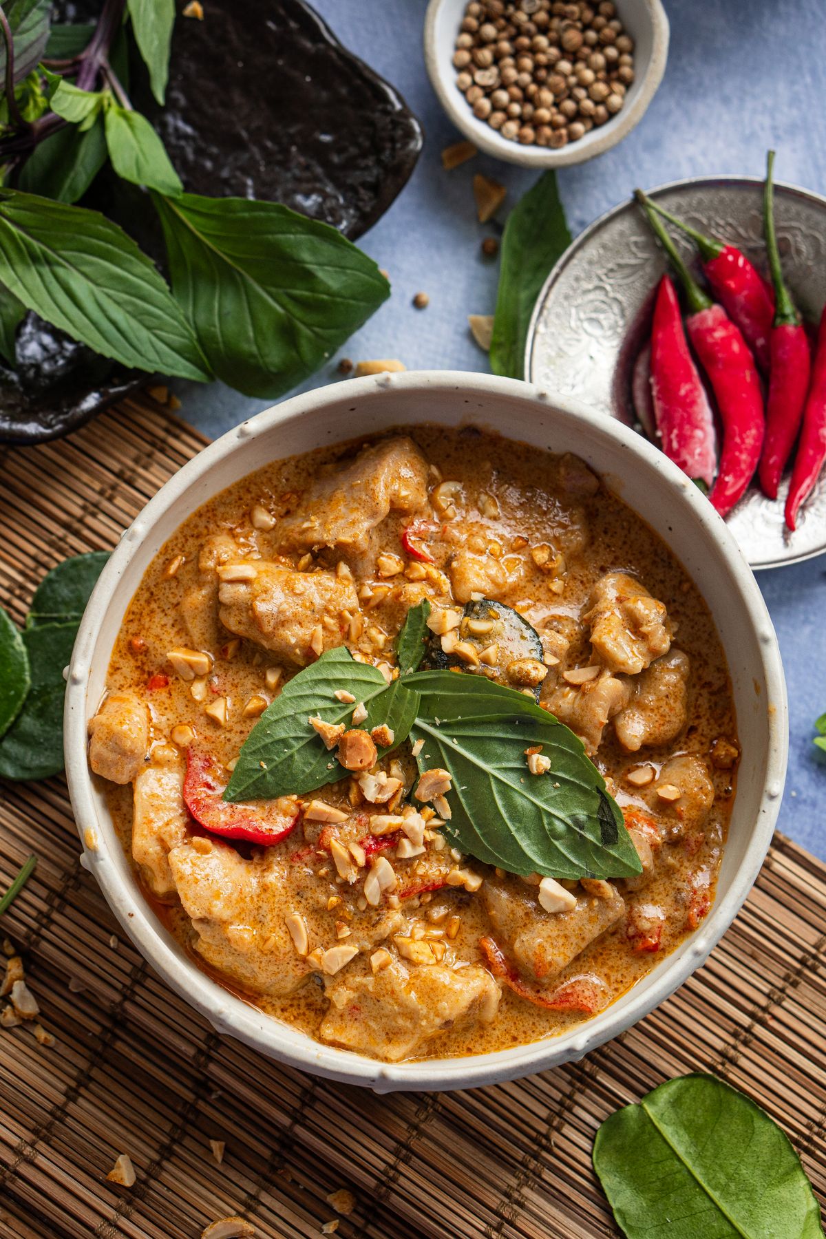 Thaise penang curry met kip en puntpaprika