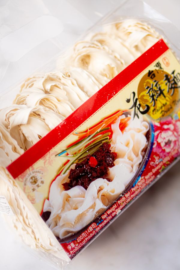 Taiwanese noedels / noodles / knife cut noodles