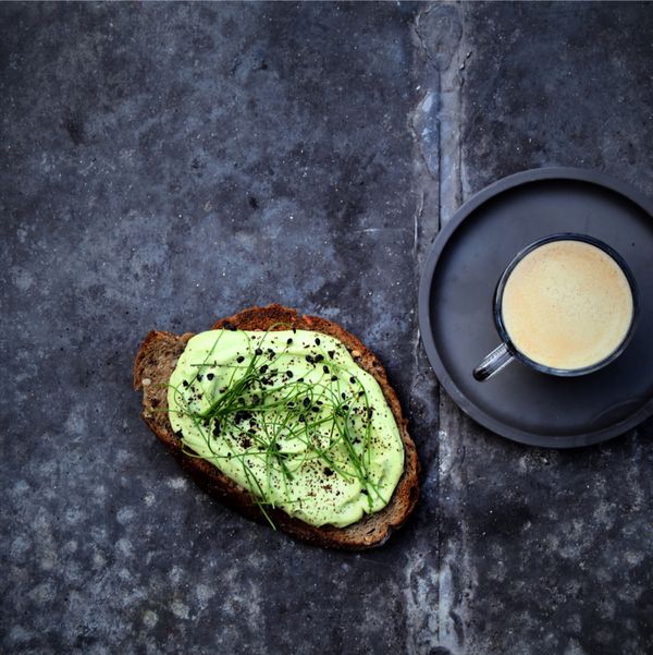 Avocadotoast met koffiedust