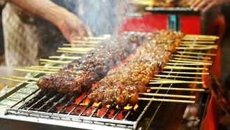 BBQ hack tegen verbrande spiezen