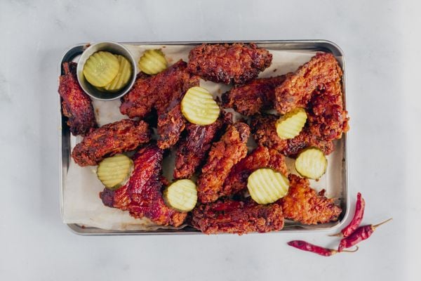 Chicken hot wings / nashville hot chicken
