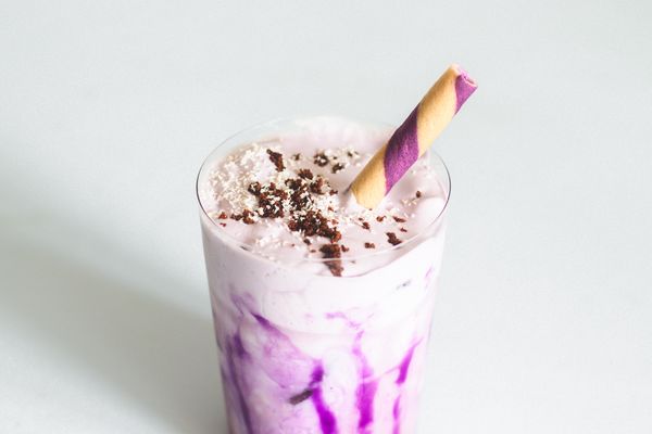Ube latte ube frappe met kokos ube drankje