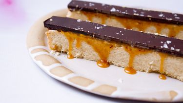 Twix / Millionaire shortbread recept met karamelsaus