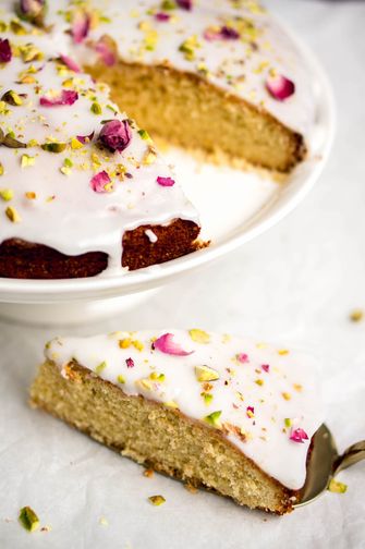 Culy Homemade Perzische Liefdestaart Met Rozenwater Kardemom En Pistache Culy Nl