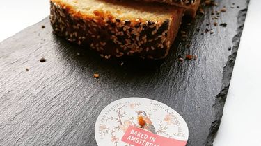Tahini cake van Baked in Amsterdam