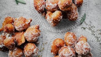 Oliebollen met trio suikercoating