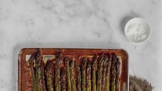 Geroosterde groene asperges