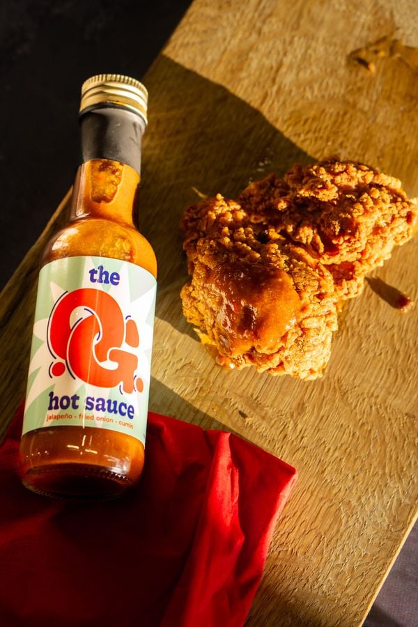 Fried chicken met hot sauce