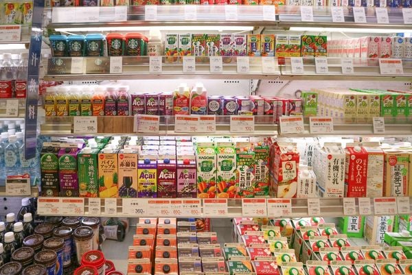 Assortiment in een konbini in Japan