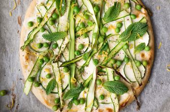 lentepizza als voorbeeld van asperge recepten