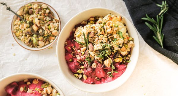 Bietenstamppot met ricotta en dukkah