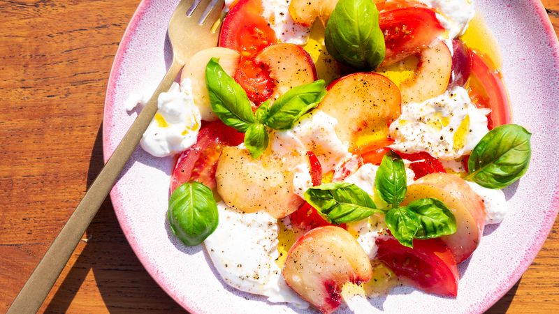 Salade met Burrata en perzik