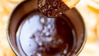 Chips met chocolade dip