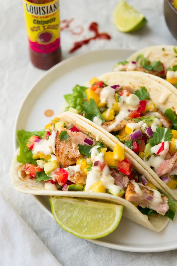 Taco's met zalm avocado-mangosalsa