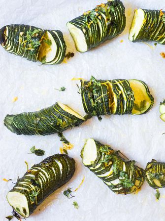 Hasselback courgette