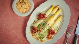 witte asperges uit de oven