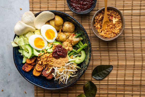 Gado gado met tempeh