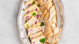 Boterterrine met radijs voor bij de borrelplank