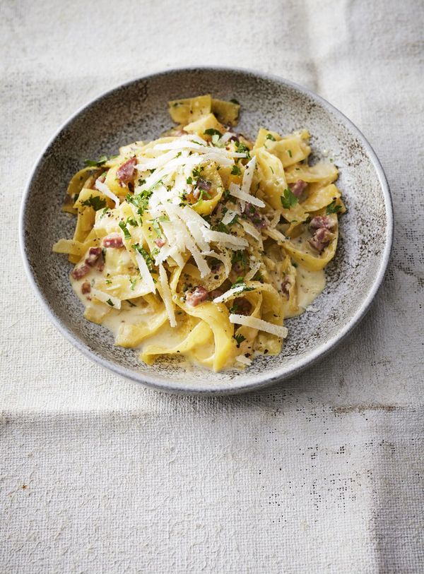 Koolraap carbonara uit de koolhydraatarme bijbel