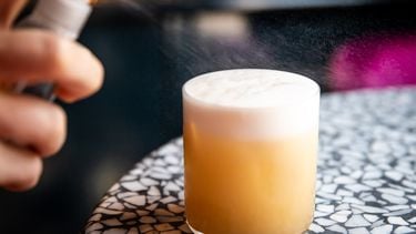 Amaretti Sour met bitterkoekjes