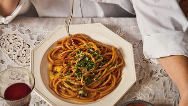 Viral sjalotten-pasta van Alison Roman / pasta met gekaramelliseerde sjalotten / The Shallot Pasta