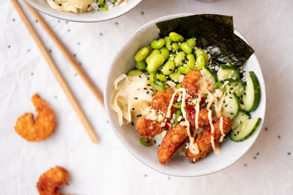 Poke bowl met kokosgarnalen