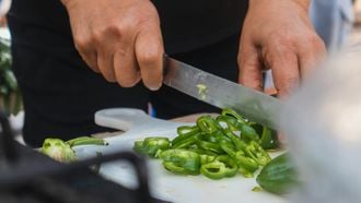 Chilipepers snijden