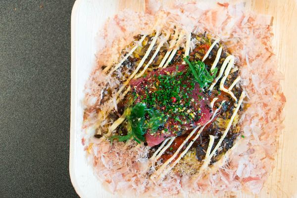 okonomiyaki met tonijn