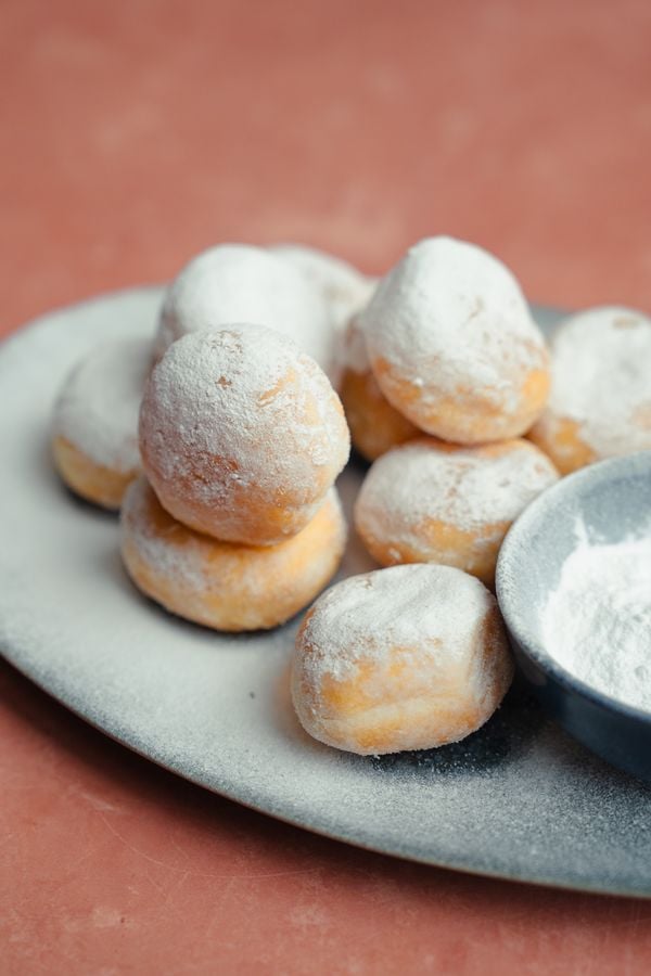 Mini-berlinerbollen met appelcompote