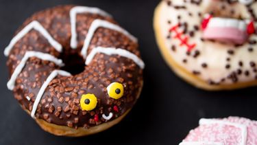 Halloween donuts recept