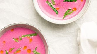 Soep voor de paasbrunch: roze ajo blanco