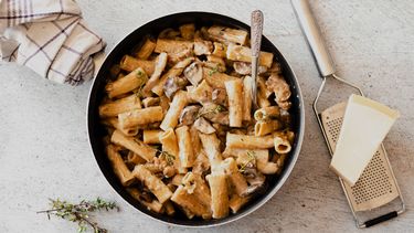 Romige pasta met kip en champignon