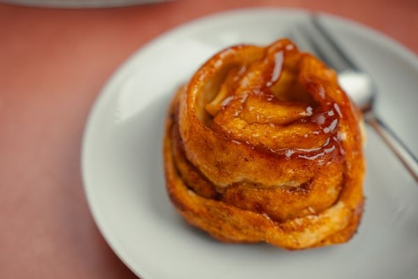 apple bun / appelrol