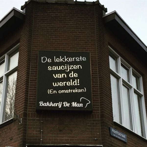 Bakkerij de Man - saucijzenbroodjes
