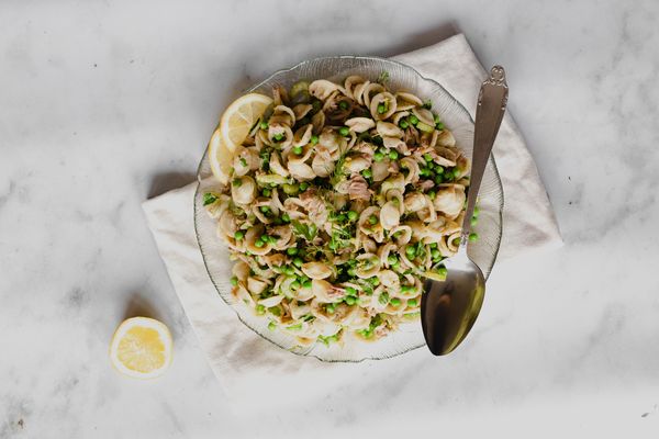 Koude pastasalade met tonijn