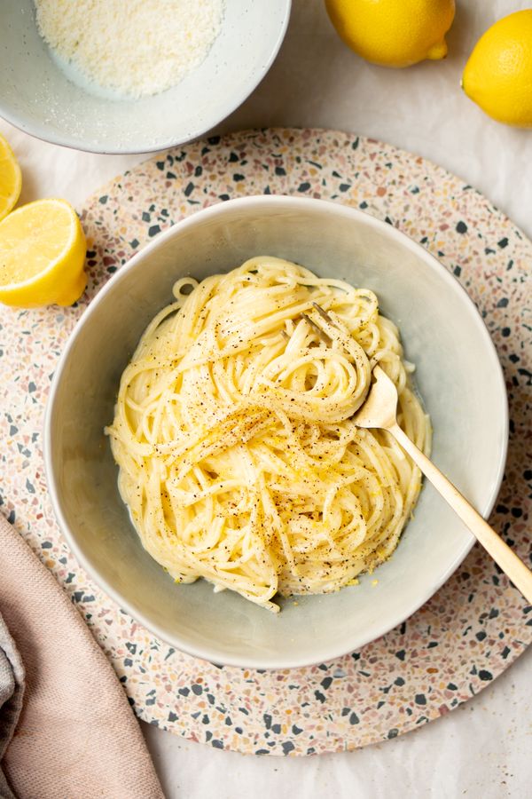 Spaghetti al limone / pasta al limone