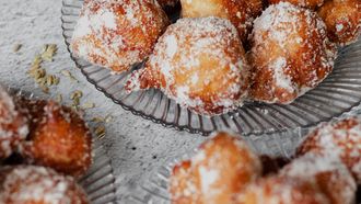 Oliebollen met trio suikercoating